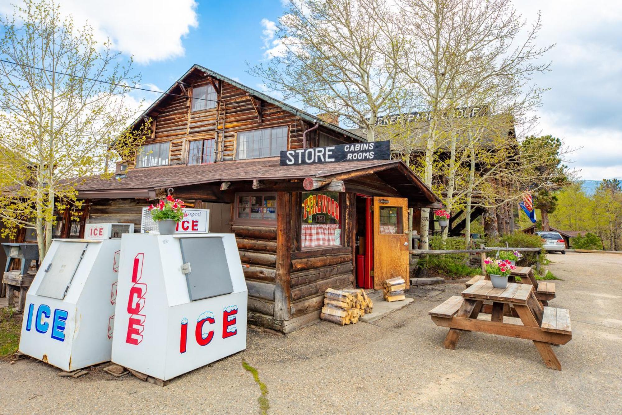 Lodge The Meeker Park